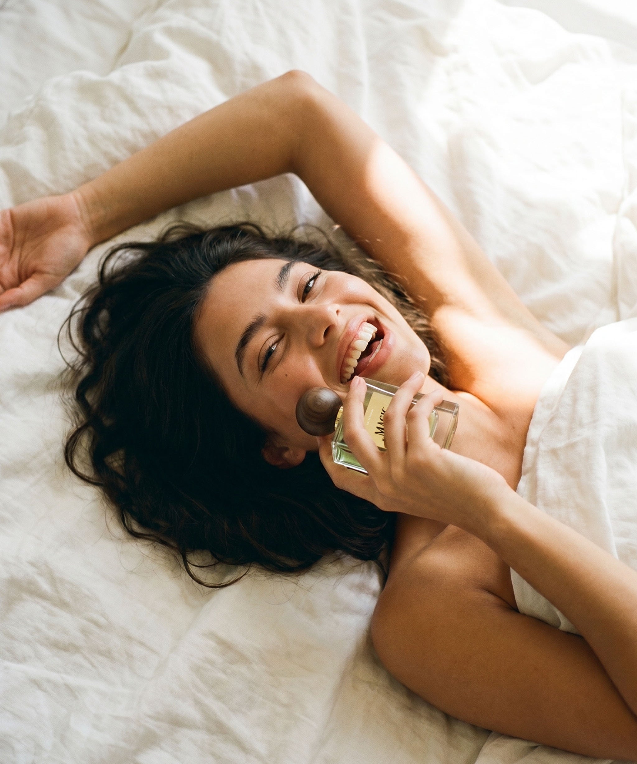 MagicMatcha_0001_FemaleInHand.jpg