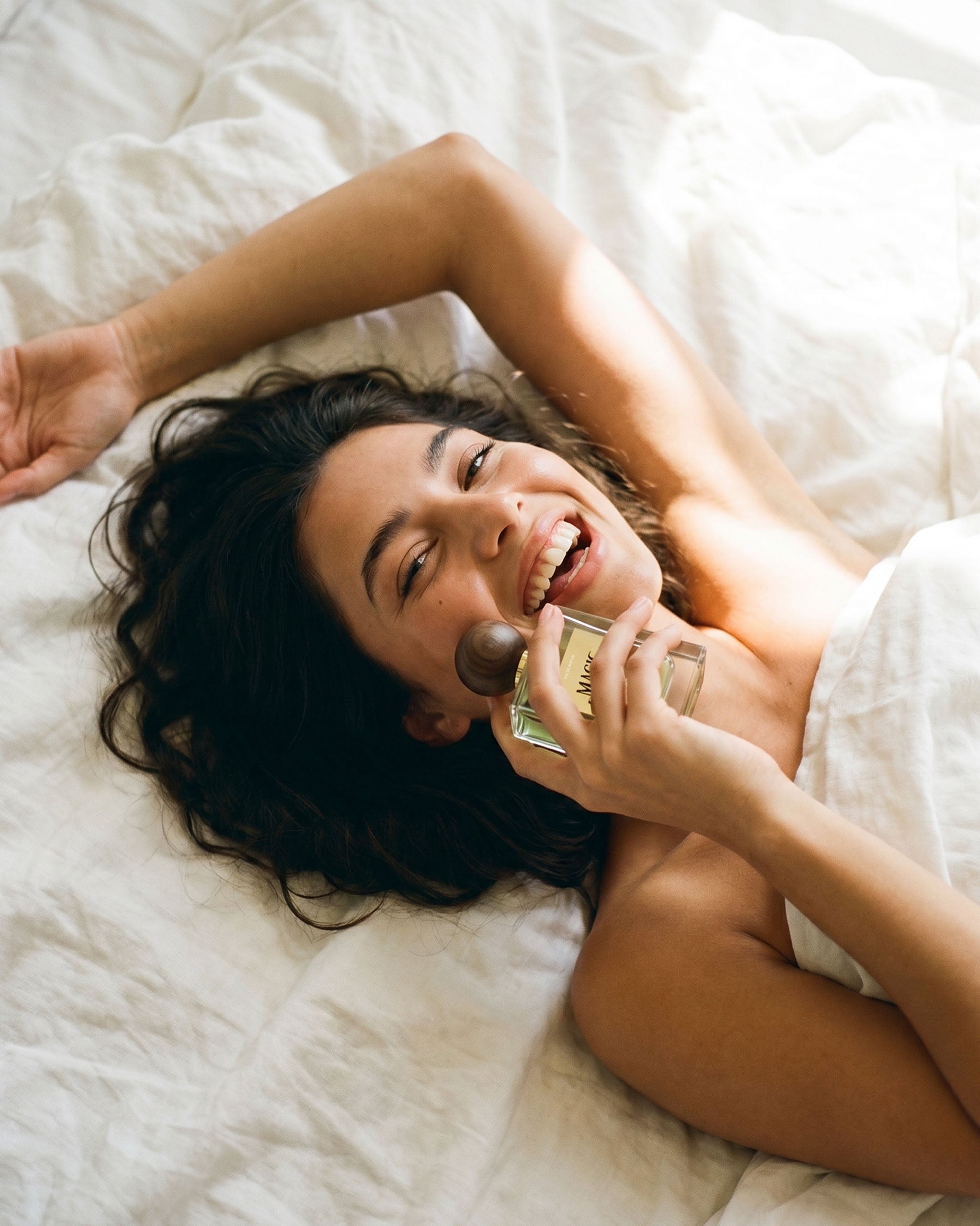 MagicMatcha_0001_FemaleInHand.jpg