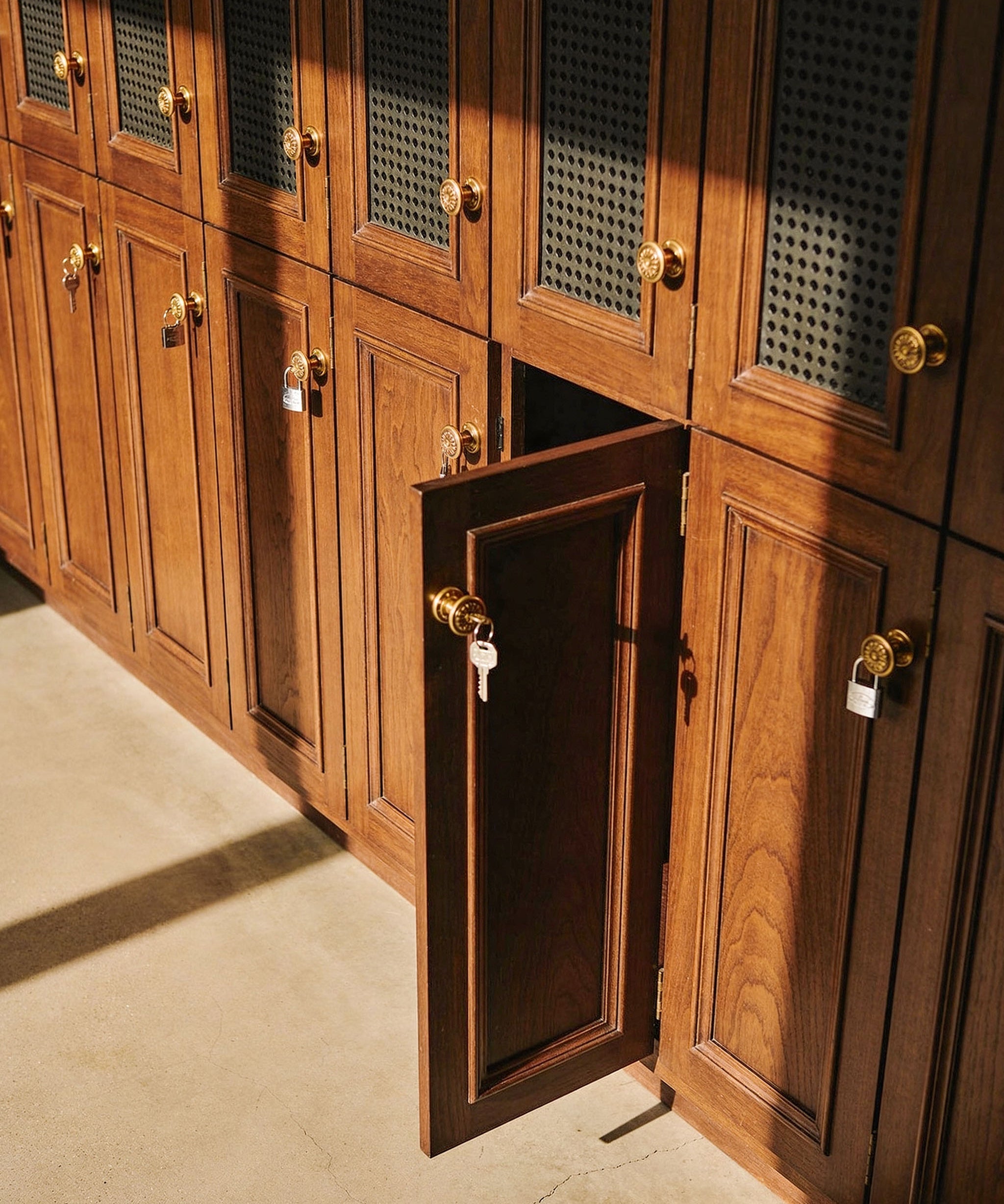 RoyalFern_0009_LockerRoom.jpg